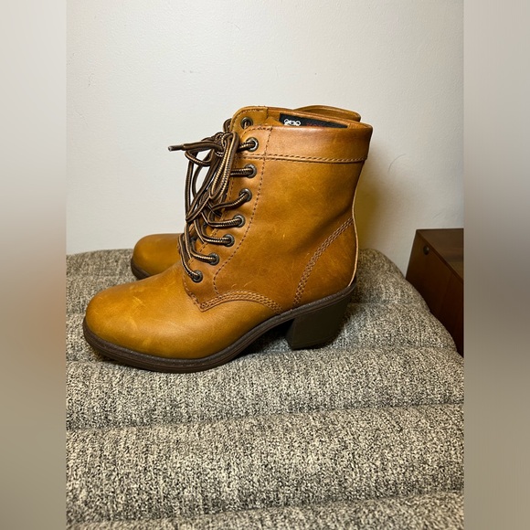 Kodiak Boots - Picture 2 of 8